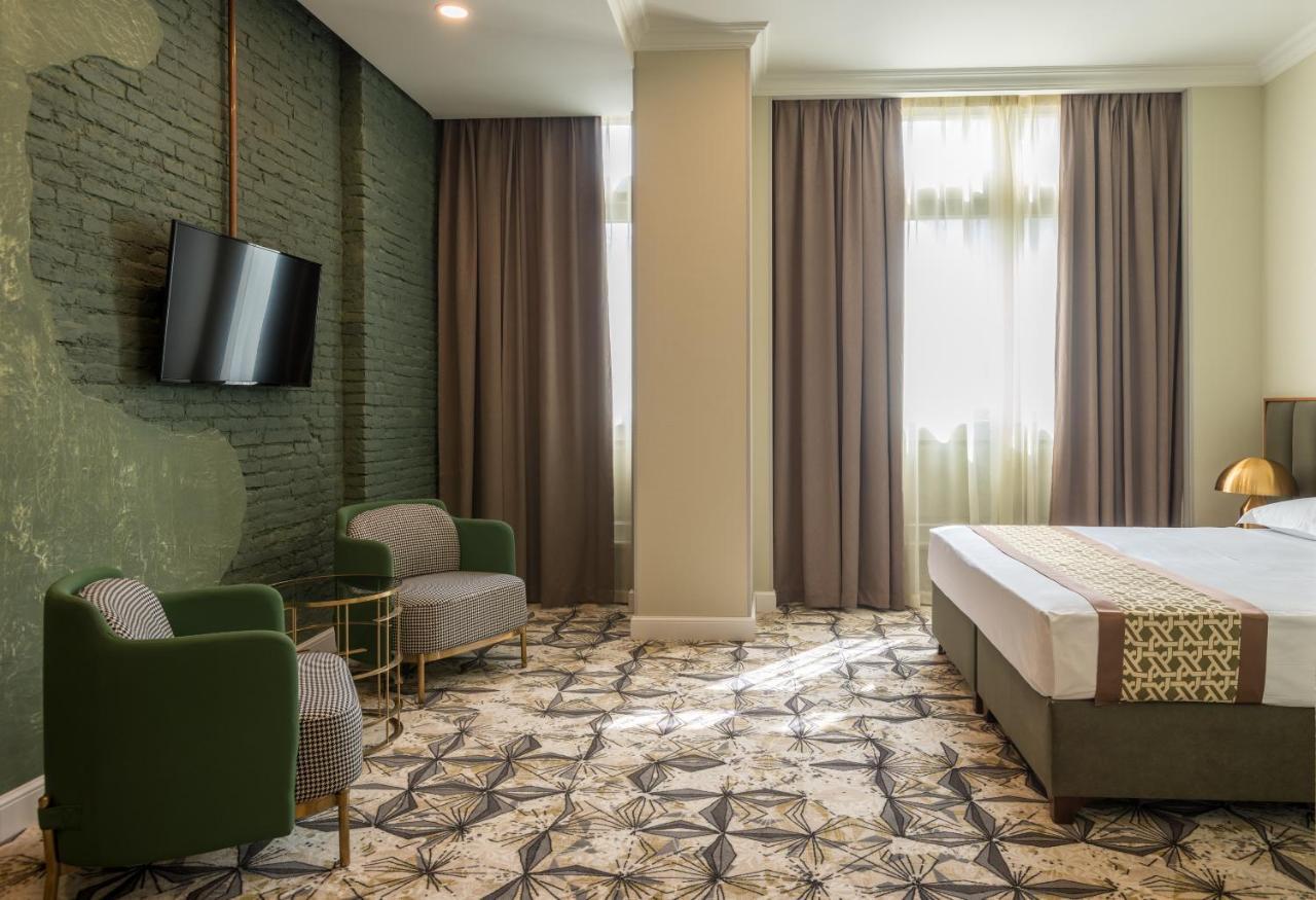 Grand Opera Hotel Кутаїсі Екстер'єр фото