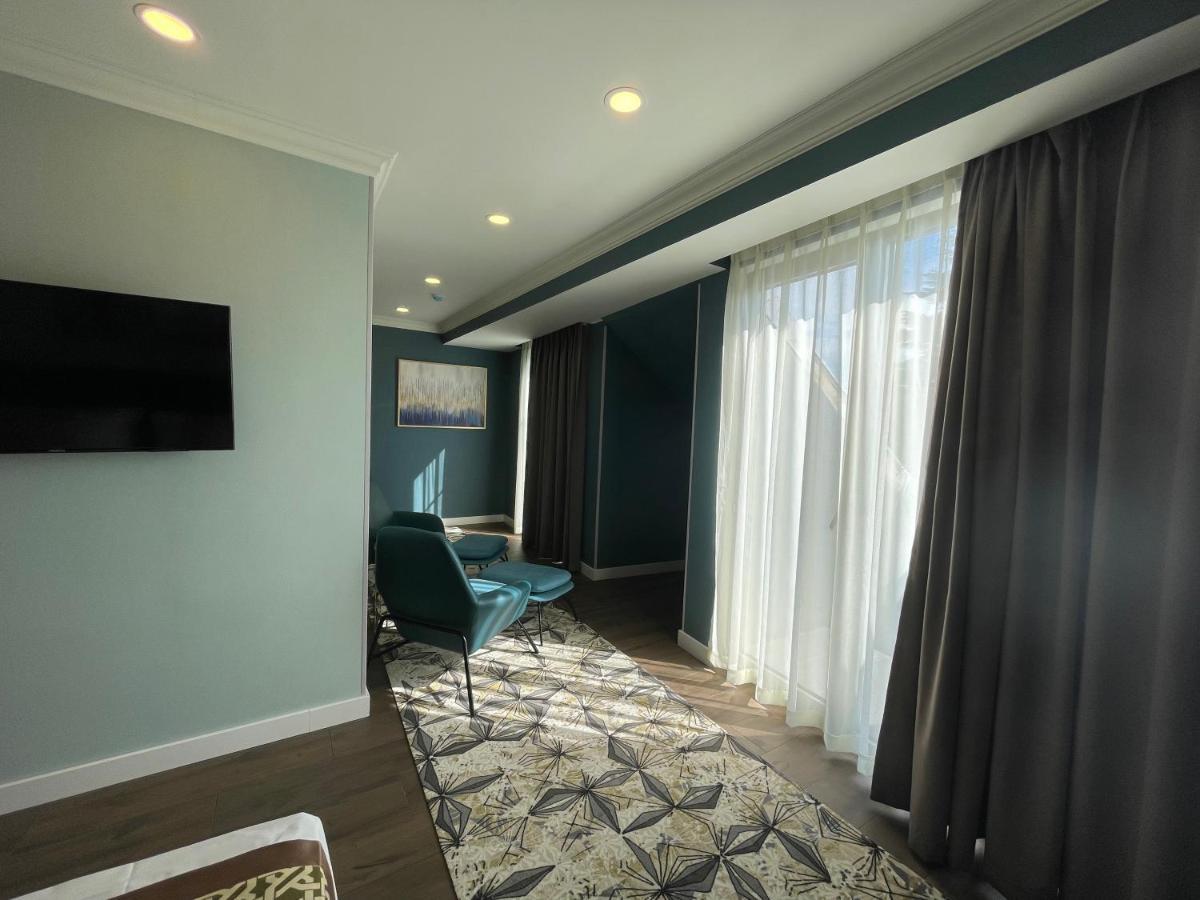 Grand Opera Hotel Кутаїсі Екстер'єр фото