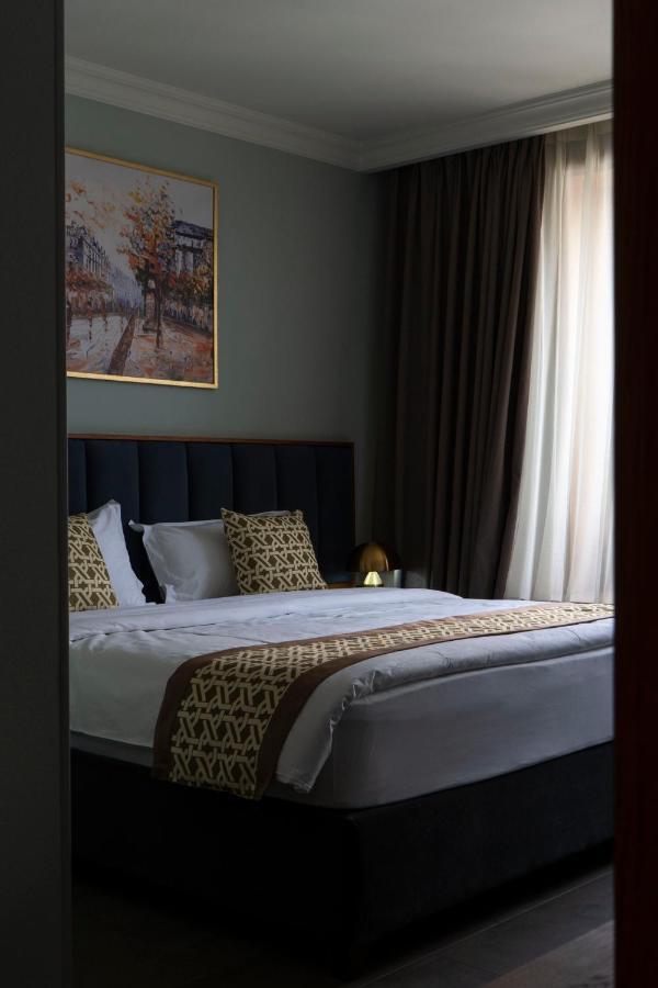 Grand Opera Hotel Кутаїсі Екстер'єр фото