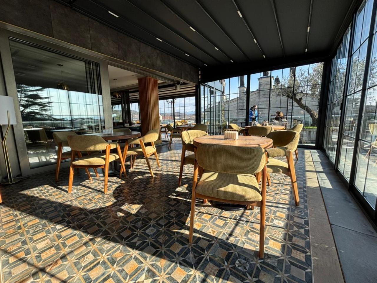 Grand Opera Hotel Кутаїсі Екстер'єр фото