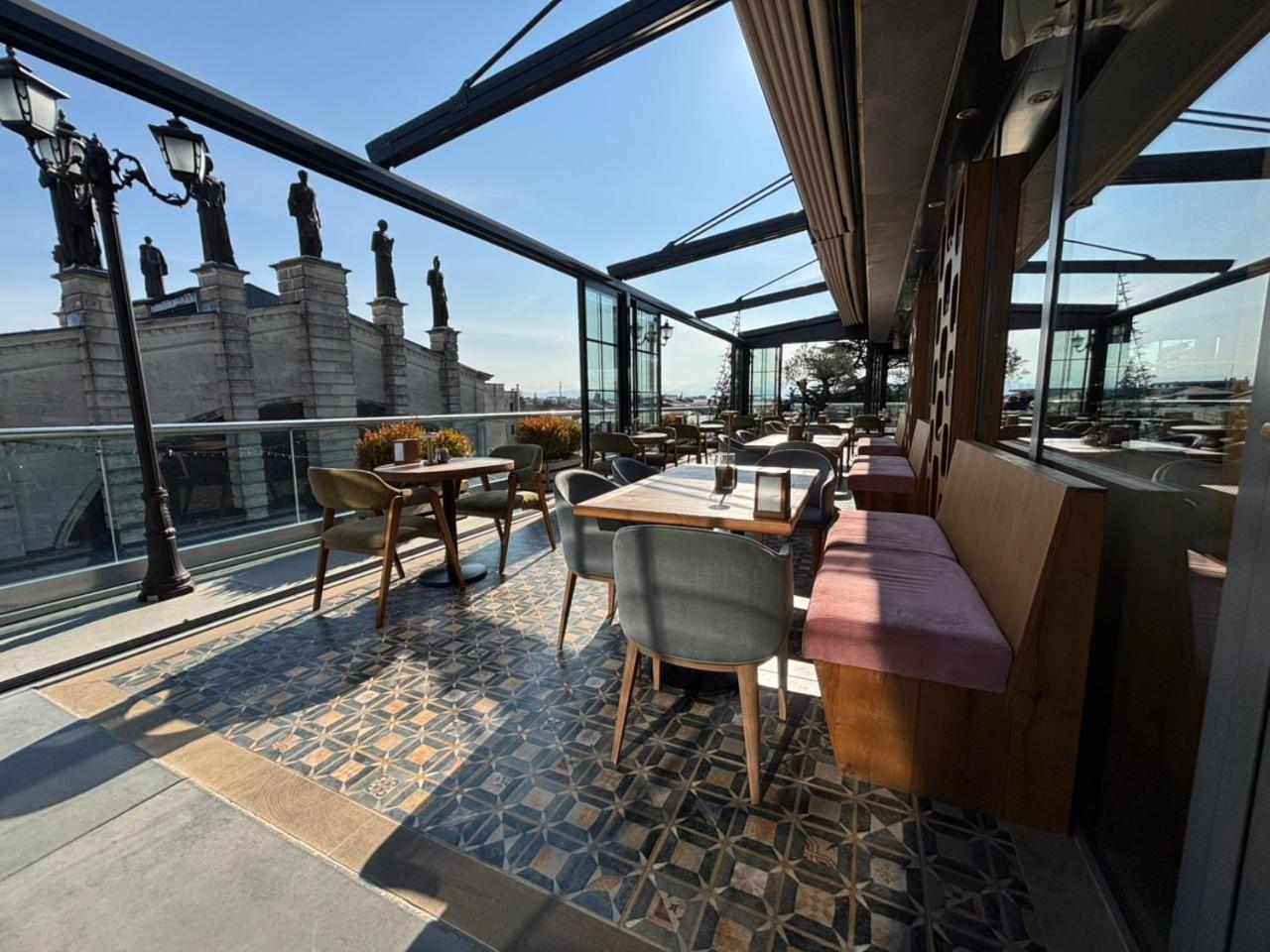 Grand Opera Hotel Кутаїсі Екстер'єр фото